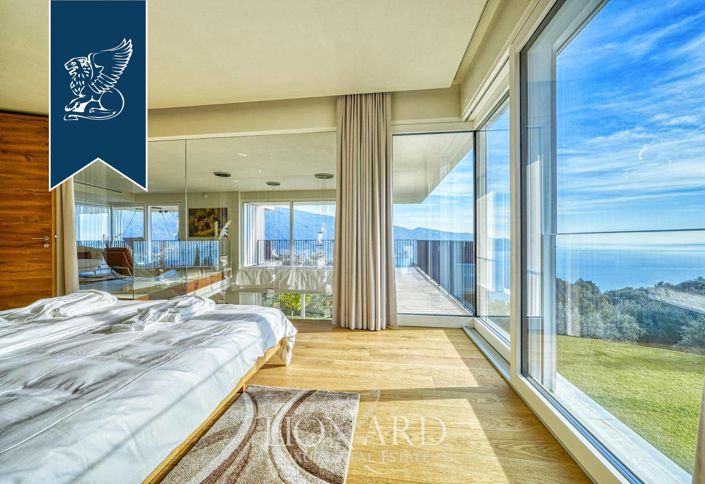 Image No.12-4 Bed Villa for sale