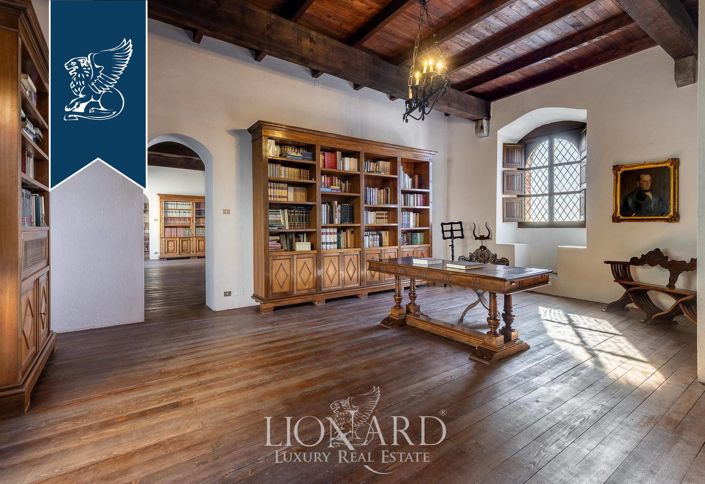 Image No.13-11 Bed Property for sale