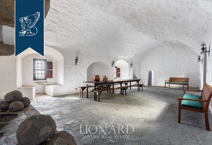 Image No.19-11 Bed Property for sale