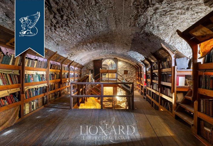 Image No.21-11 Bed Property for sale