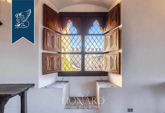 Image No.23-11 Bed Property for sale