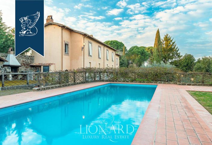 Image No.11-20 Bed Villa for sale