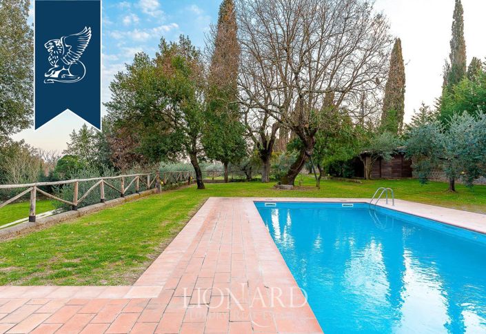 Image No.13-20 Bed Villa for sale