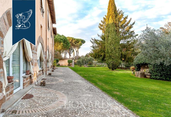 Image No.17-20 Bed Villa for sale