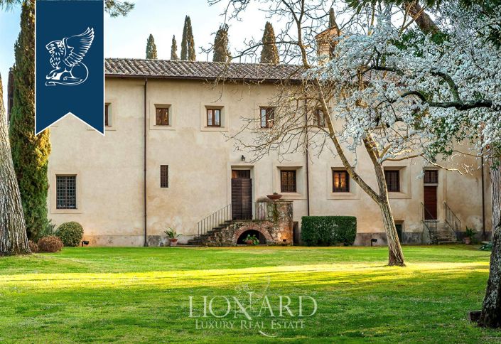 Image No.21-20 Bed Villa for sale