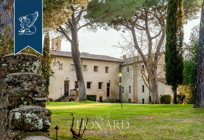 Image No.25-20 Bed Villa for sale