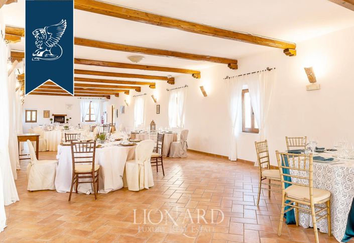 Image No.31-20 Bed Villa for sale