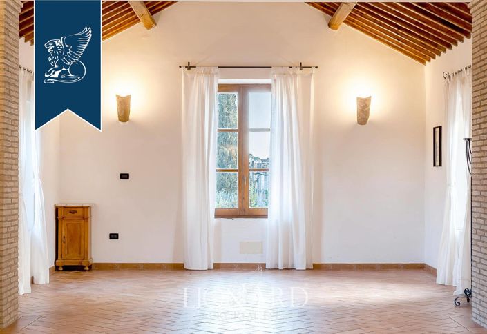 Image No.37-20 Bed Villa for sale