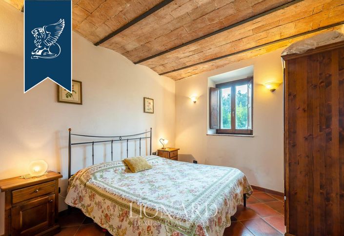 Image No.40-20 Bed Villa for sale