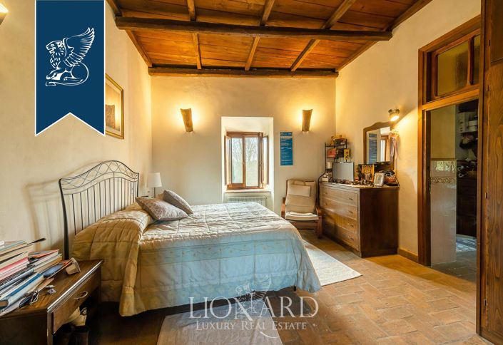 Image No.42-20 Bed Villa for sale