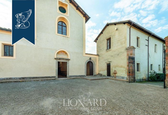 Image No.44-20 Bed Villa for sale