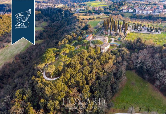 Image No.54-20 Bed Villa for sale