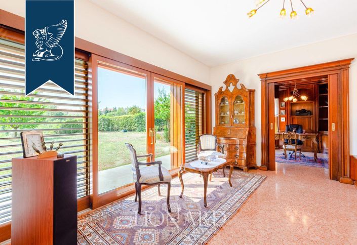 Image No.13-6 Bed Villa for sale