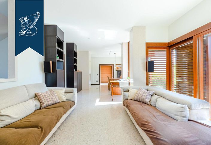 Image No.18-Villa de 6 chambres à vendre à Trévise