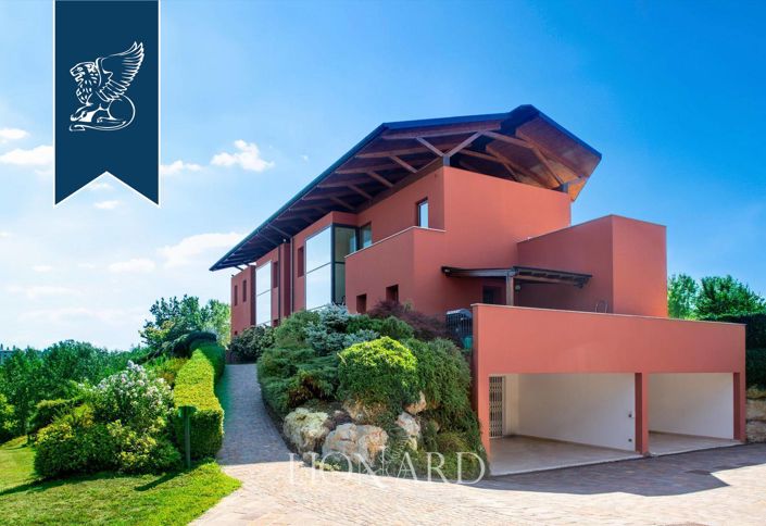 Image No.4-6 Bed Villa for sale