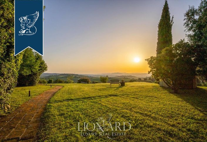 Image No.12-13 Bed Farmhouse for sale