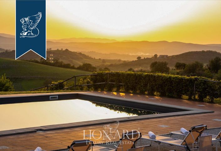 Image No.15-13 Bed Farmhouse for sale