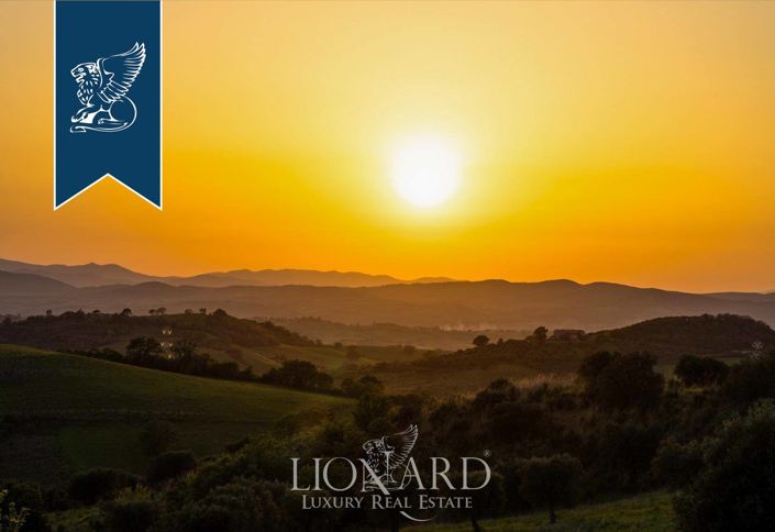 Image No.16-13 Bed Farmhouse for sale