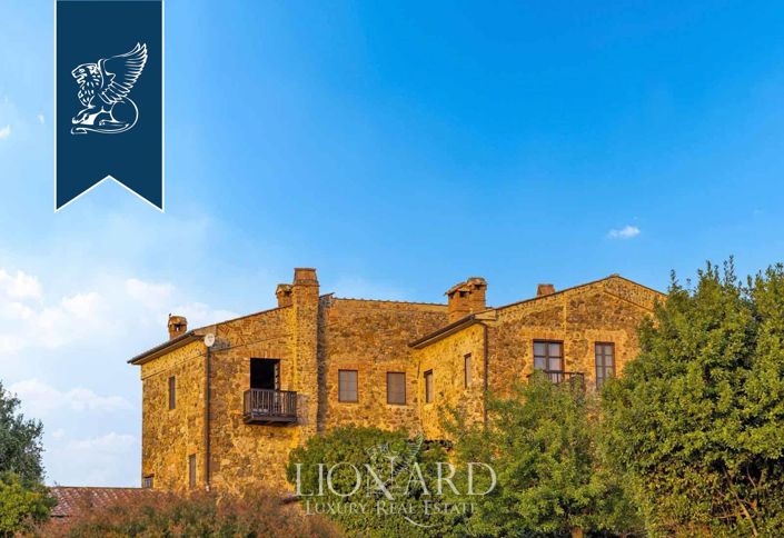 Image No.17-13 Bed Farmhouse for sale