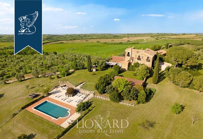 Image No.3-13 Bed Farmhouse for sale