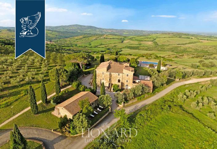 Image No.4-13 Bed Farmhouse for sale