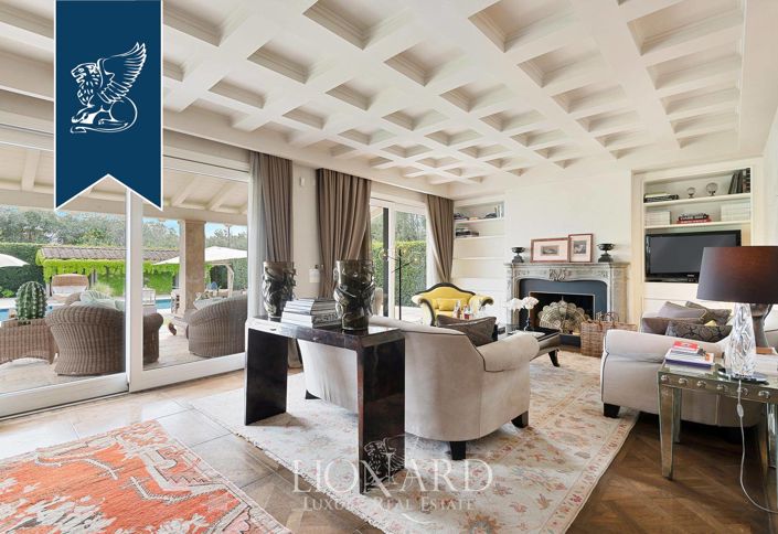 Image No.18-8 Bed Villa for sale