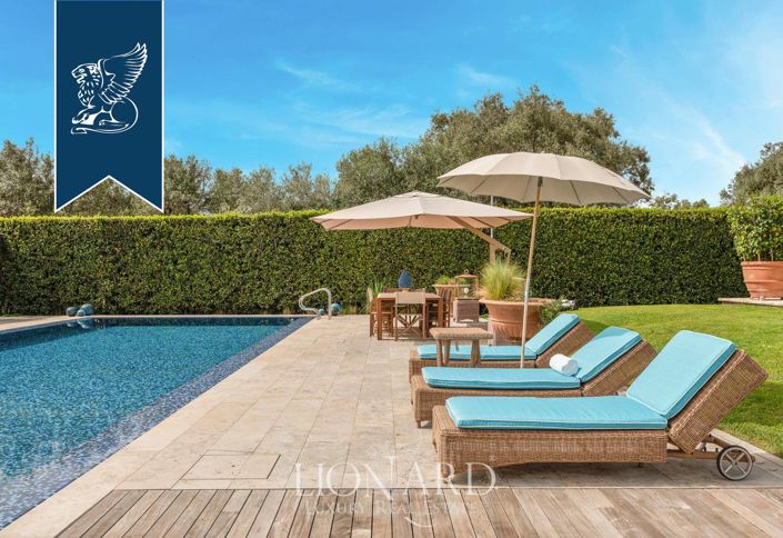 Image No.9-8 Bed Villa for sale