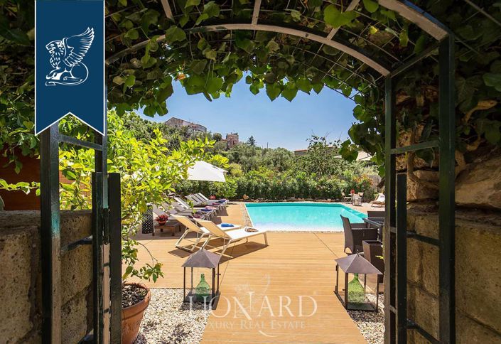 Image No.8-6 Bed Villa for sale