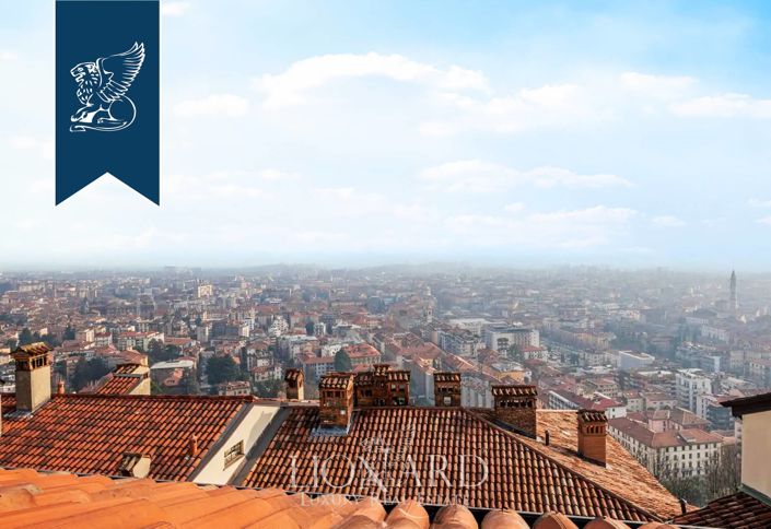 Image No.6-5 Bed Apartment for sale