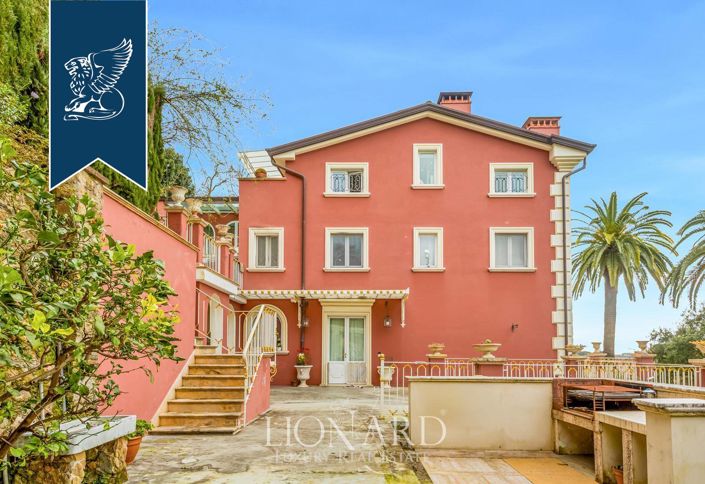 Image No.10-7 Bed Villa for sale