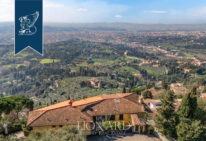 Image No.3-11 Bed Villa for sale