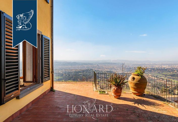 Image No.8-11 Bed Villa for sale