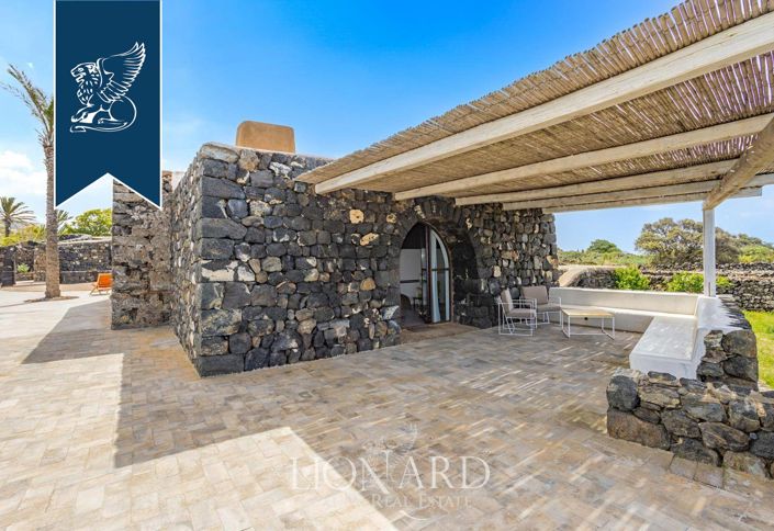 Image No.21-5 Bed Country House for sale
