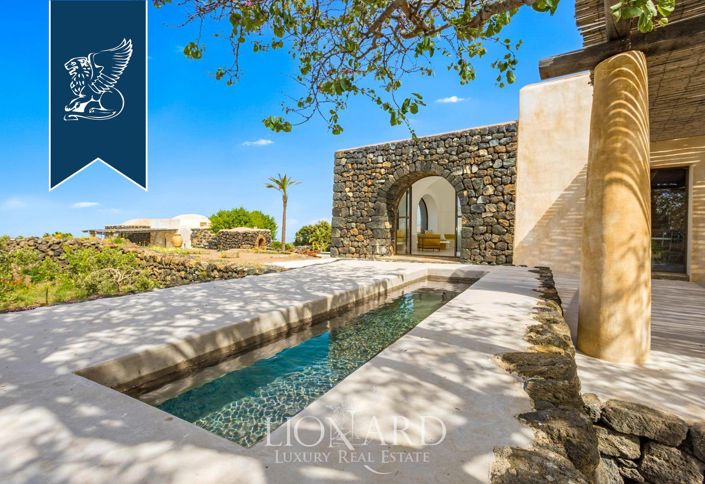 Image No.9-5 Bed Country House for sale