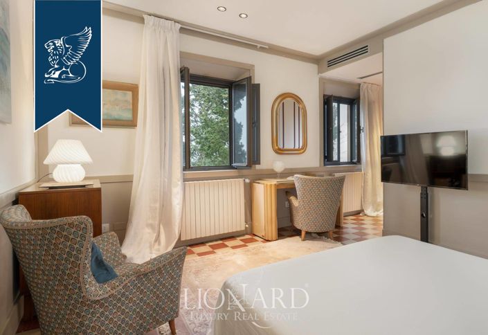 Image No.20-8 Bed Country House for sale