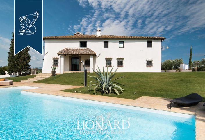 Image No.3-9 Bed Farmhouse for sale