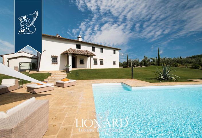 Image No.7-9 Bed Farmhouse for sale