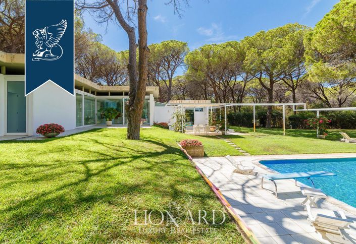 Image No.8-7 Bed Villa for sale