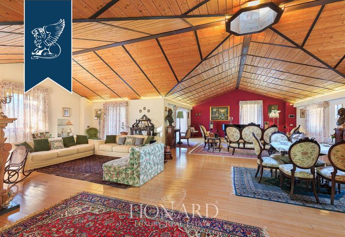 Image No.8-4 Bed Villa for sale