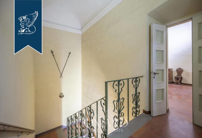 Image No.15-8 Bed Villa for sale