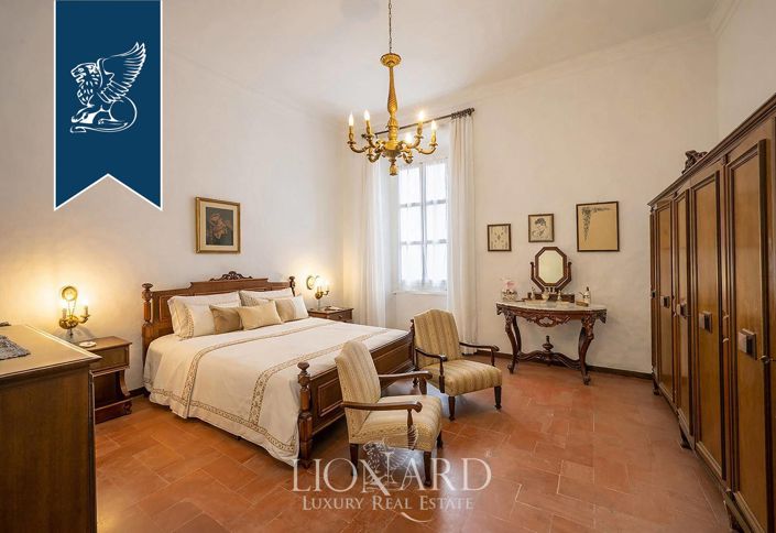Image No.16-8 Bed Villa for sale