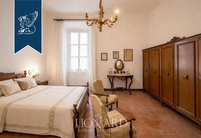 Image No.17-8 Bed Villa for sale