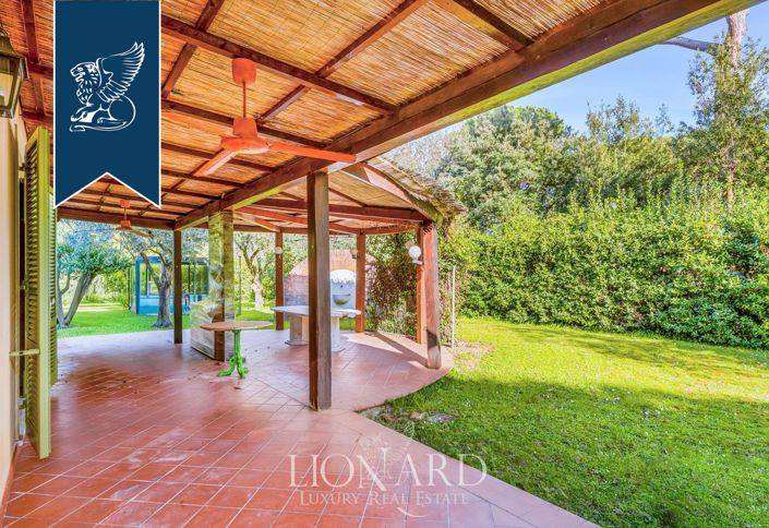 Image No.10-4 Bed Villa for sale