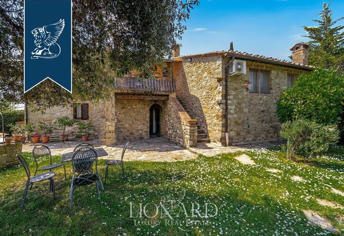 Image No.14-6 Bed Farmhouse for sale