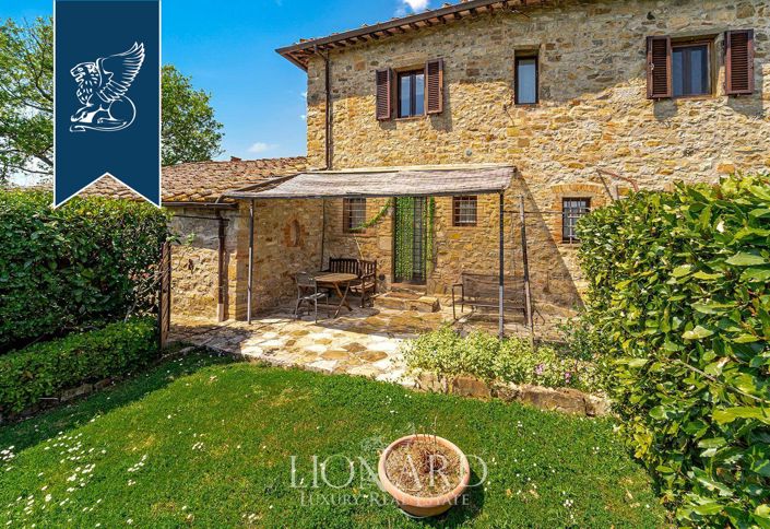 Image No.15-6 Bed Farmhouse for sale