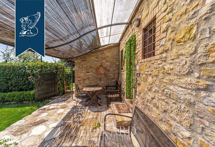 Image No.17-6 Bed Farmhouse for sale