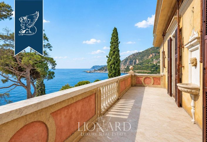 Image No.12-12 Bed Villa for sale