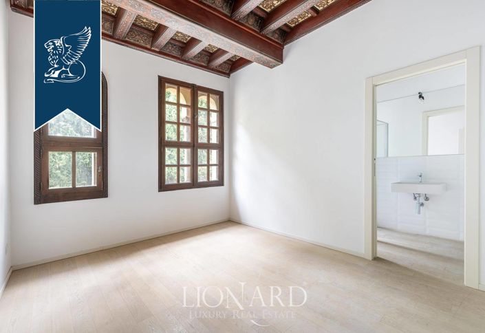 Image No.22-12 Bed Villa for sale