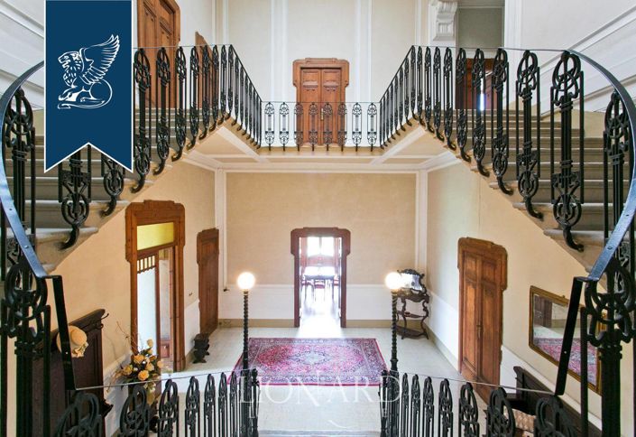 Image No.17-10 Bed Villa for sale