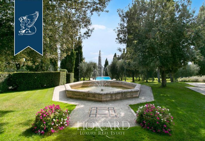 Image No.19-10 Bed Villa for sale